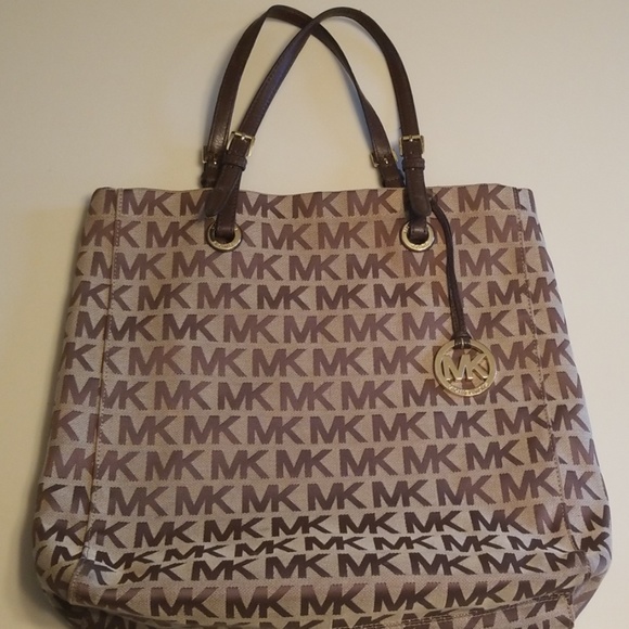 Michael Kors Handbags - Michael Kors Tote